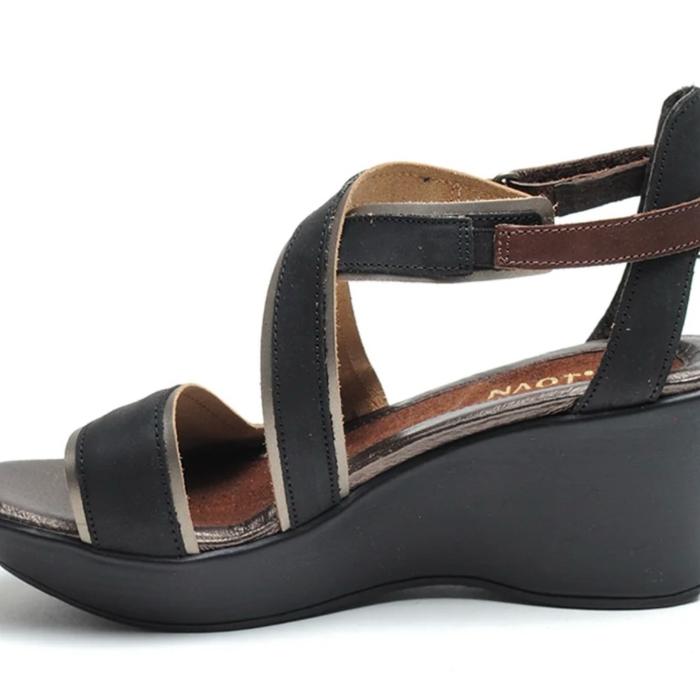 Naot Gesture Sandal like new in box worn twice